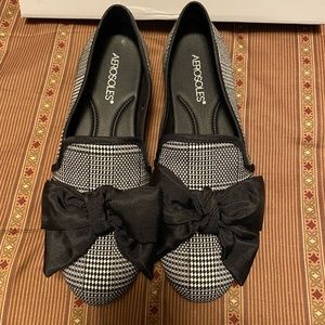 Aerosoles 8m black/white flat